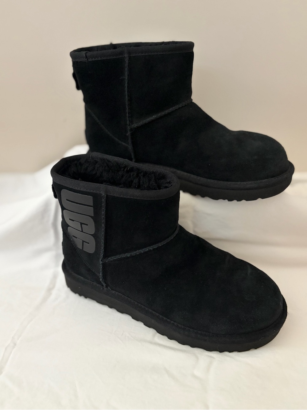 UGG Black Short Suede Shearling Boots with Logo Tab